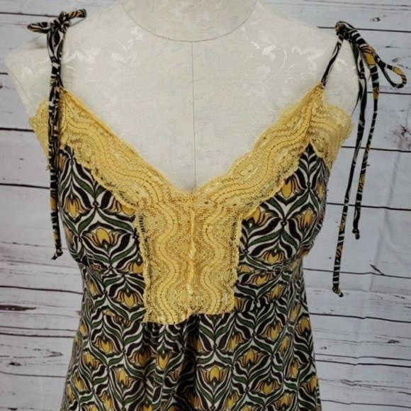 Robin K Floral Yellow & Black abstract tank top - Picture 3 of 7